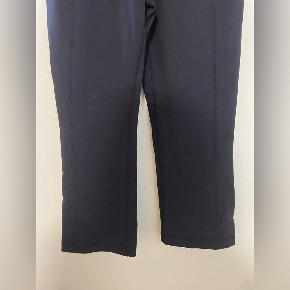 ✨Lululemon Crop Capri Leggings Gather & Crow Split Leg Size 2 - Picture 3 of 9
